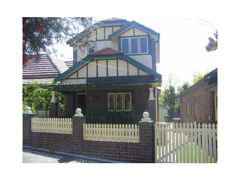 5 Pine St, Marrickville NSW 2204