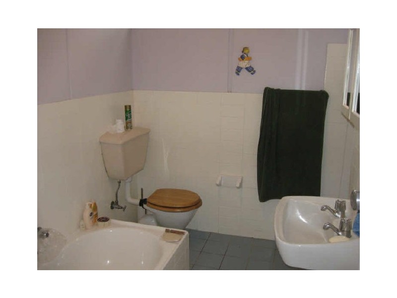 24 Kalgoorlie St, Leichhardt NSW 2040