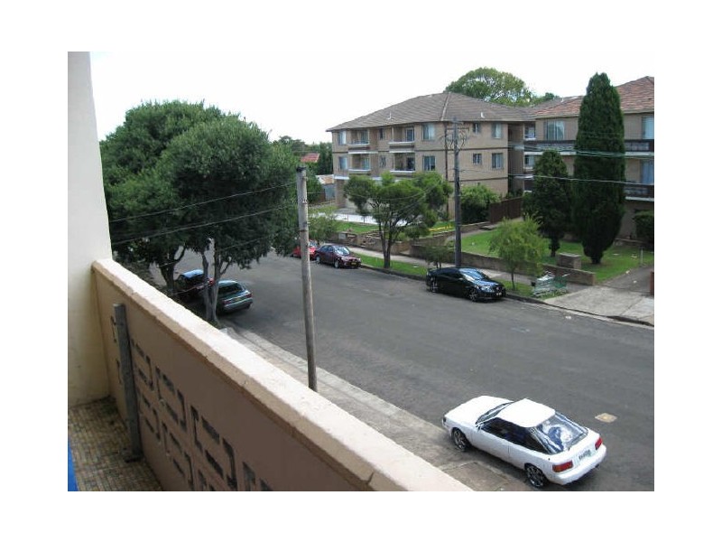 8/27 Myra Rd, Dulwich Hill NSW 2203