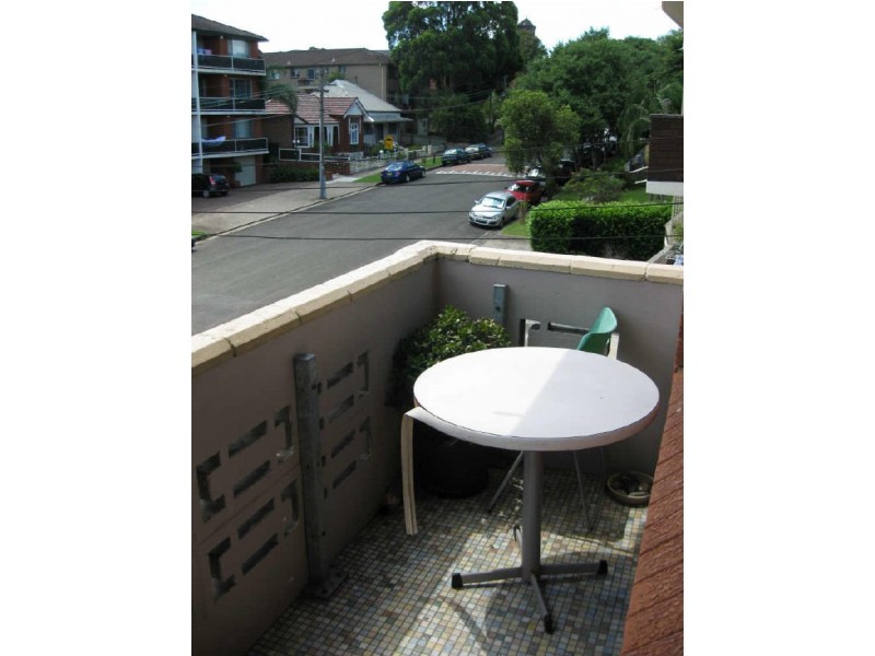8/27 Myra Rd, Dulwich Hill NSW 2203