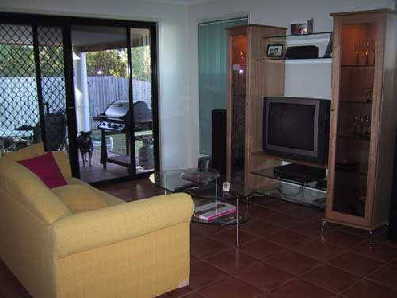 8 Yaraan Court, Boyne Island QLD 4680