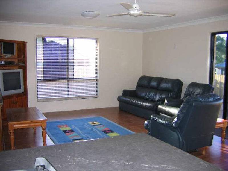 10 Richard Street, Boyne Island QLD 4680