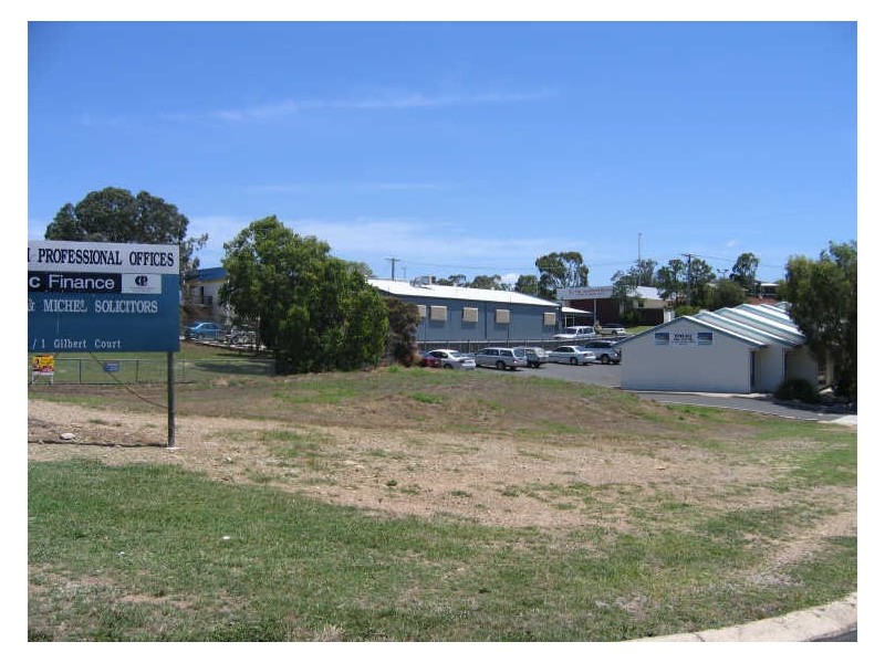 1 Hayes Avenue, Boyne Island QLD 4680