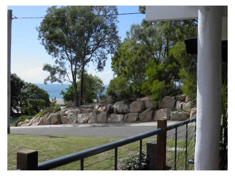 6 Charles Crescent, Tannum Sands QLD 4680