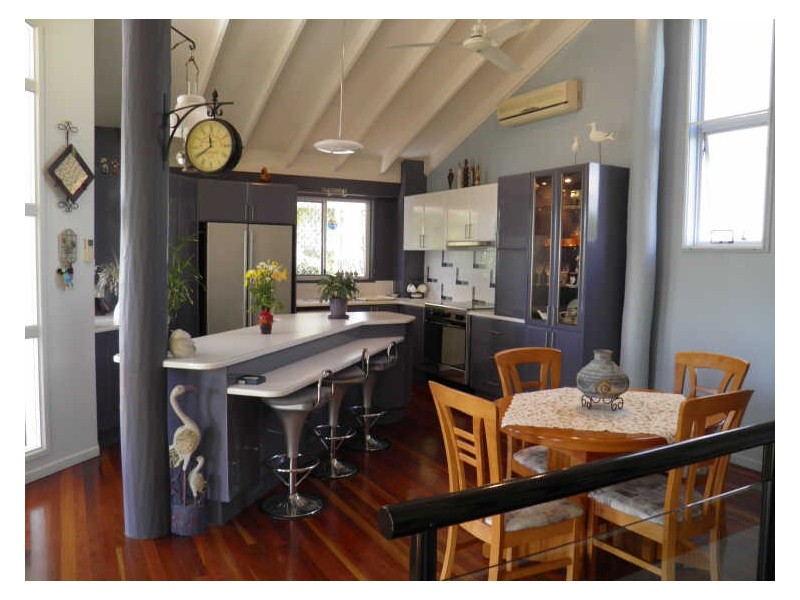 6 Charles Crescent, Tannum Sands QLD 4680