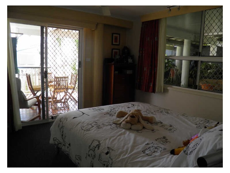 6 Charles Crescent, Tannum Sands QLD 4680