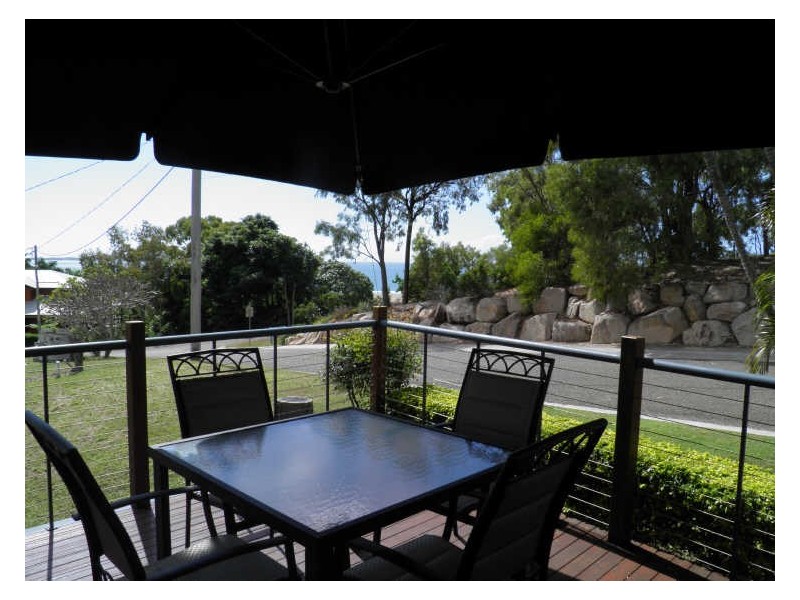 6 Charles Crescent, Tannum Sands QLD 4680