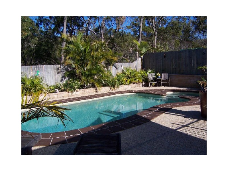 10 Kirrang Place, Boyne Island QLD 4680