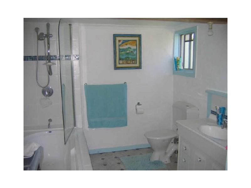 13 Yukana Street, Boyne Island QLD 4680