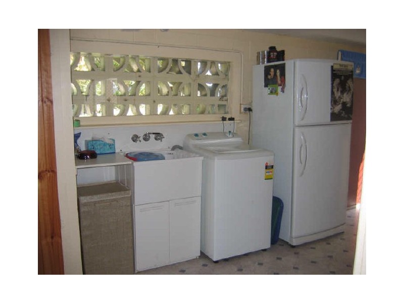 13 Yukana Street, Boyne Island QLD 4680
