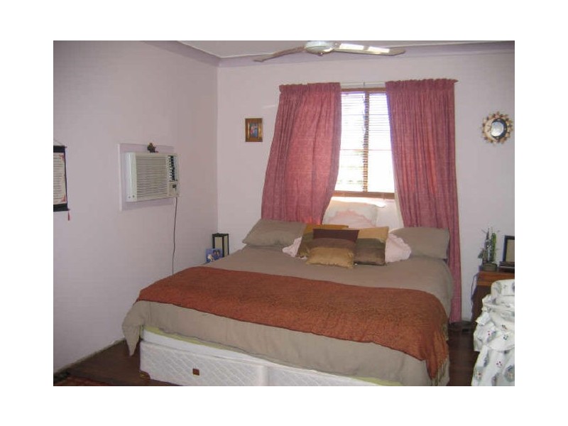 13 Yukana Street, Boyne Island QLD 4680