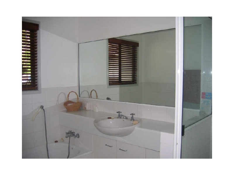 22 Sayre Crescent, Boyne Island QLD 4680