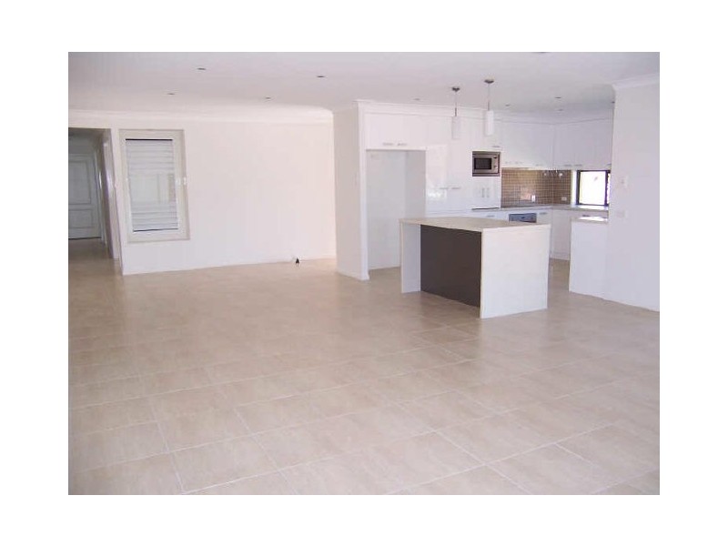 71 The Oaks Road, Tannum Sands QLD 4680