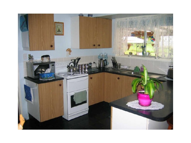6 Fitzroy Court, Boyne Island QLD 4680