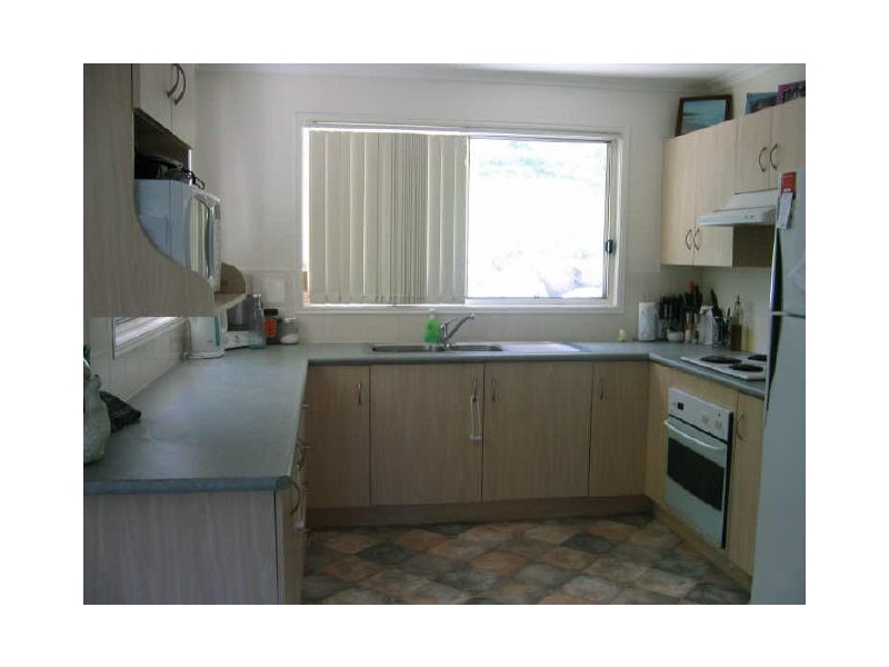 4 Charles Crescent, Tannum Sands QLD 4680