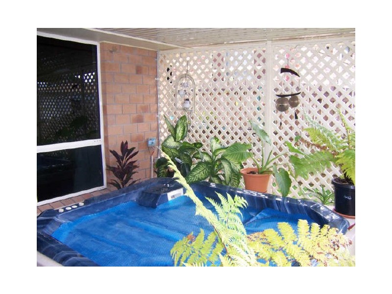 6 Richard Street, Boyne Island QLD 4680