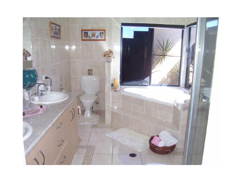 4 Schooner Street, Tannum Sands QLD 4680