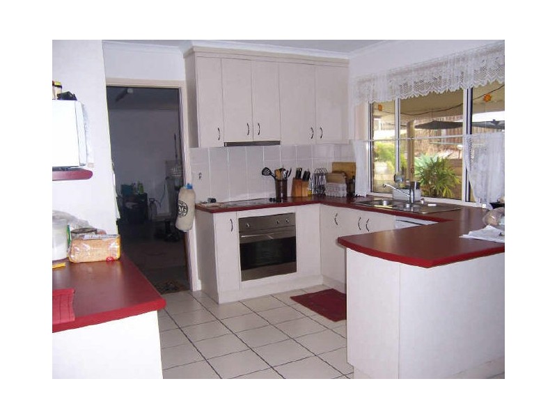 10 Latrobe Street, Tannum Sands QLD 4680