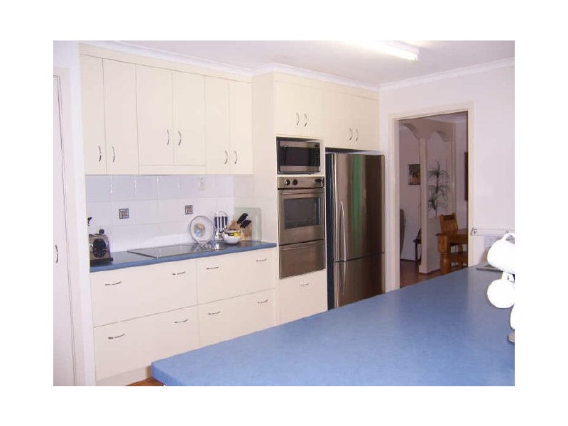 4 Alexander Street, Boyne Island QLD 4680