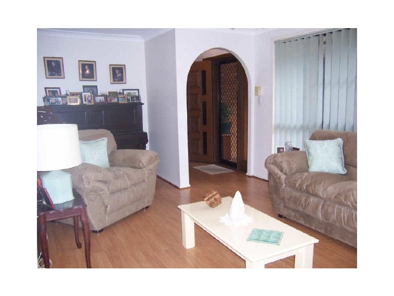 4 Alexander Street, Boyne Island QLD 4680