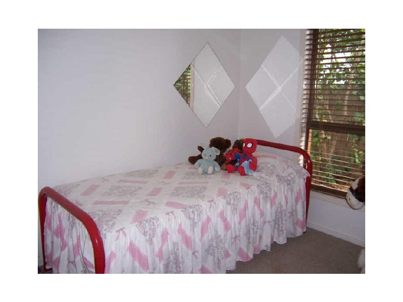 4 Alexander Street, Boyne Island QLD 4680