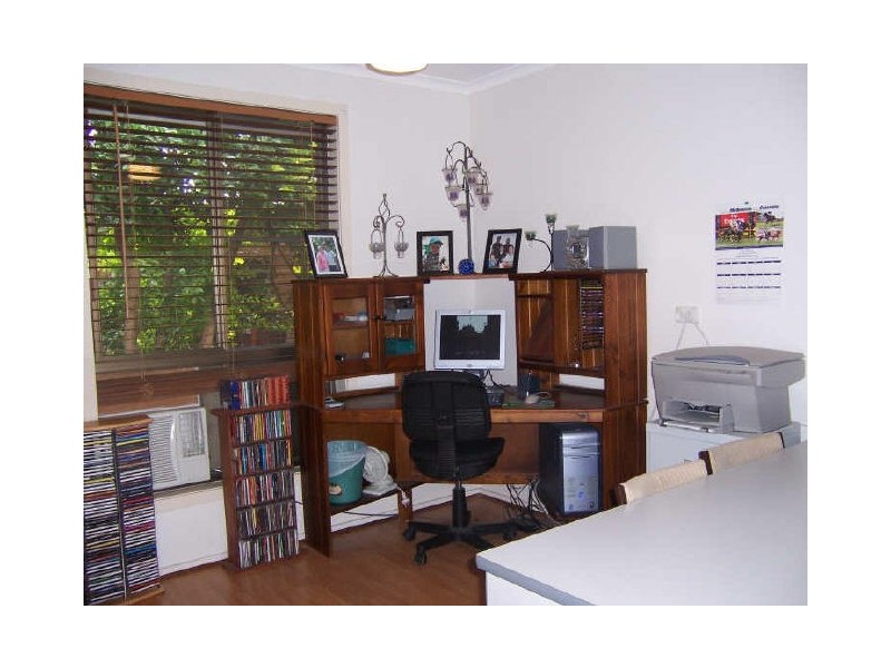 4 Alexander Street, Boyne Island QLD 4680