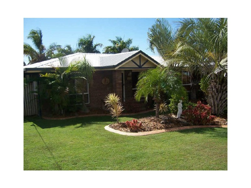 30 Crest Avenue, Boyne Island QLD 4680