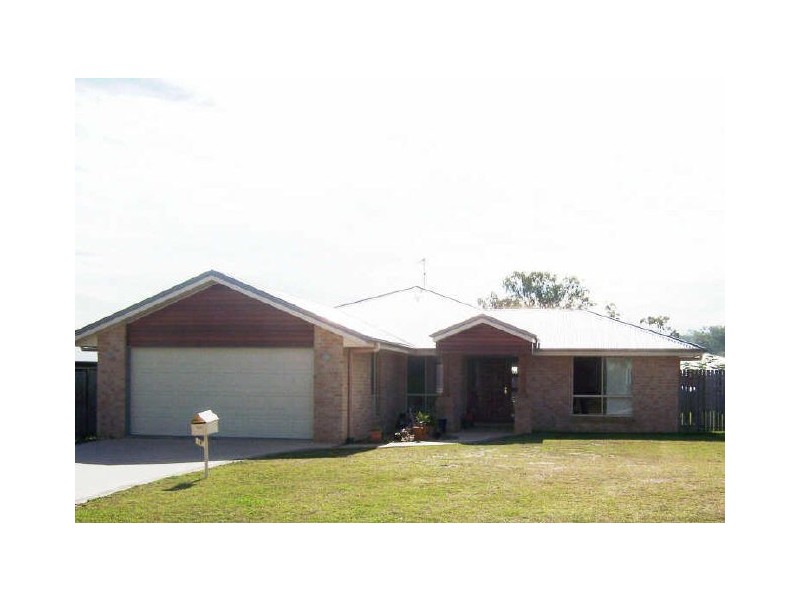 37 Golf View Drive, Boyne Island QLD 4680