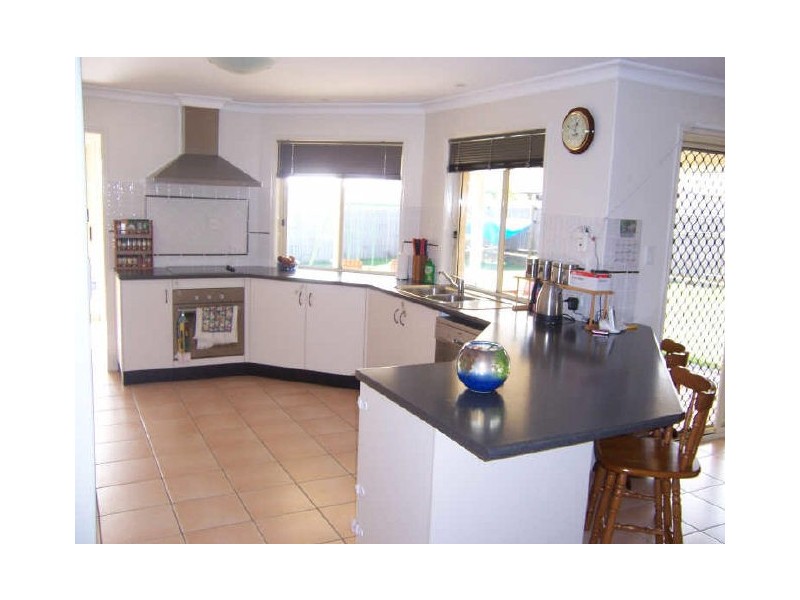 37 Golf View Drive, Boyne Island QLD 4680
