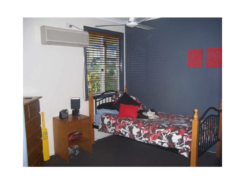 15 Wattora Close, Boyne Island QLD 4680