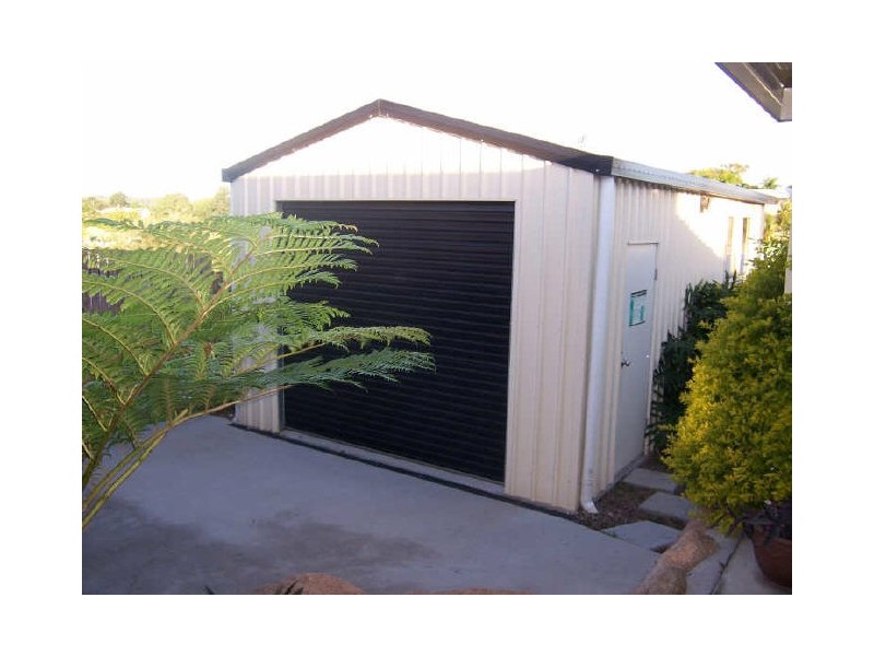 15 Wattora Close, Boyne Island QLD 4680