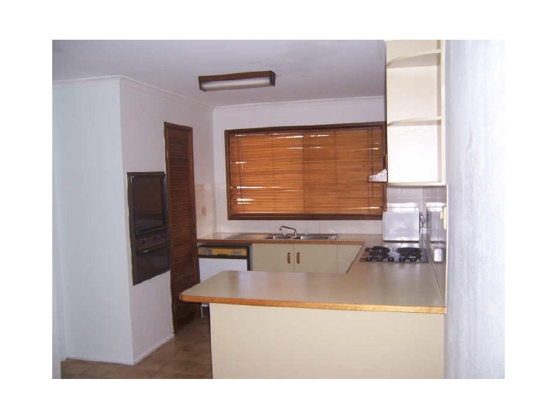 2/15 Beach Aveune, Tannum Sands QLD 4680