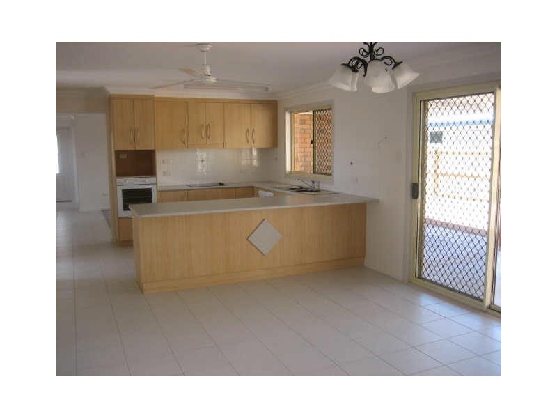 34 Longreach Court, Tannum Sands QLD 4680