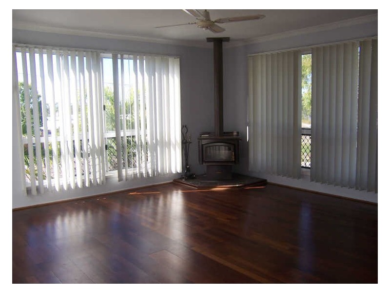 25 Centenary Drive, Boyne Island QLD 4680
