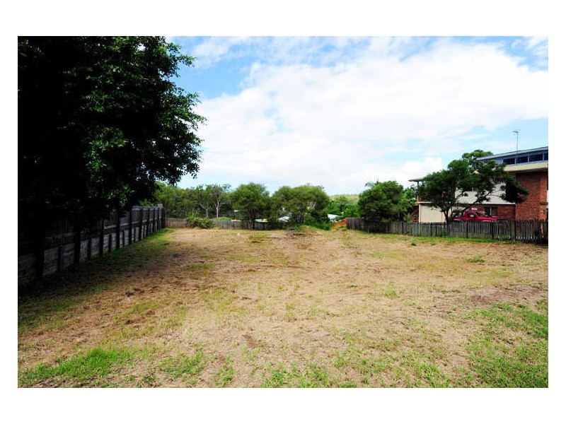 8 Sayre Crescent, Boyne Island QLD 4680