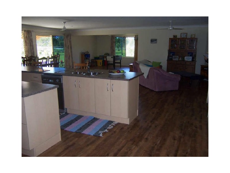 35 Hennie Drive, Benaraby QLD 4680