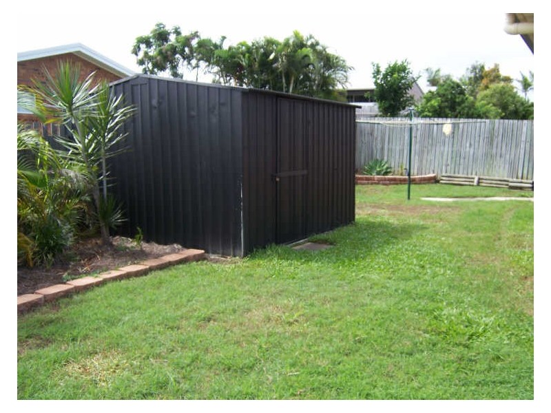 26 Curtis Avenue, Boyne Island QLD 4680