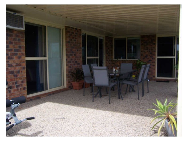 26 Curtis Avenue, Boyne Island QLD 4680