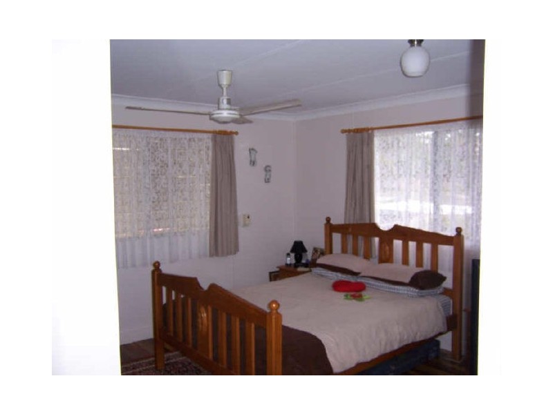 49 Amaroo Street, Boyne Island QLD 4680