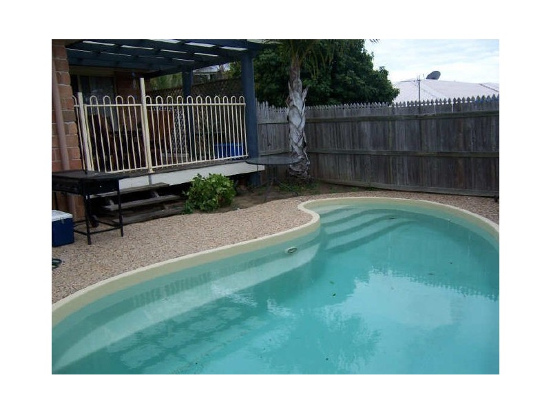 32 Curtis Avenue, Boyne Island QLD 4680