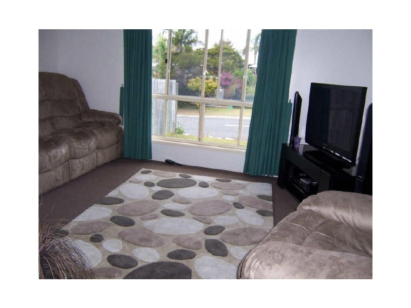 32 Curtis Avenue, Boyne Island QLD 4680