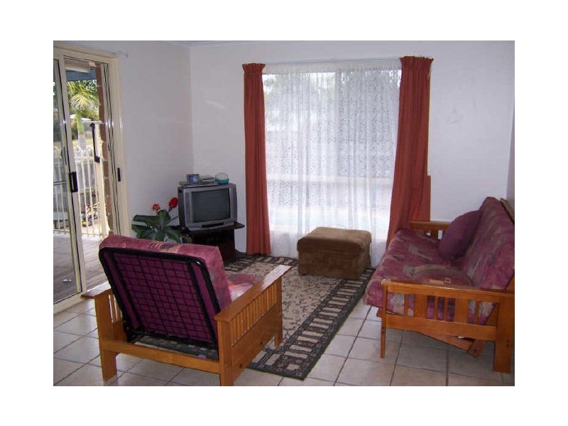 32 Curtis Avenue, Boyne Island QLD 4680