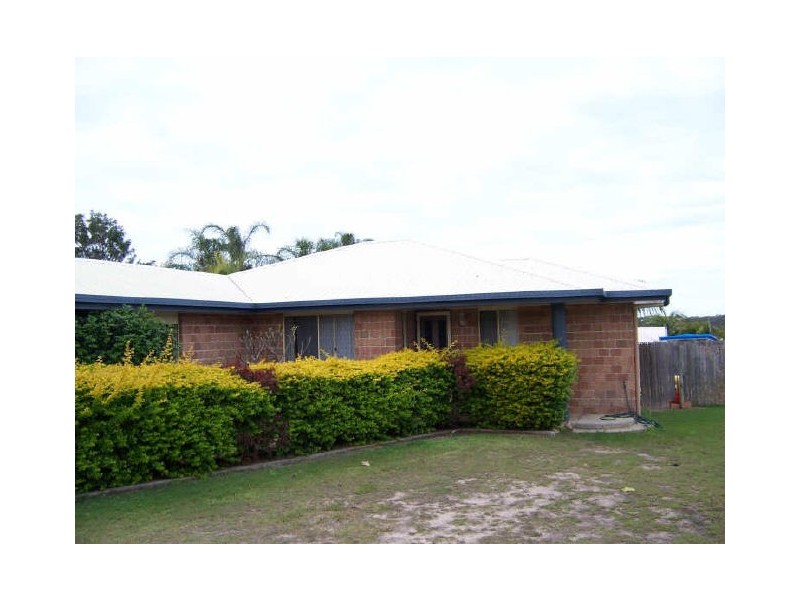 32 Curtis Avenue, Boyne Island QLD 4680