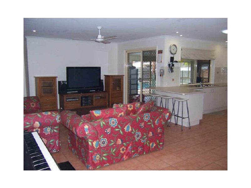 61 Geoffrey Thomas Drive, Tannum Sands QLD 4680