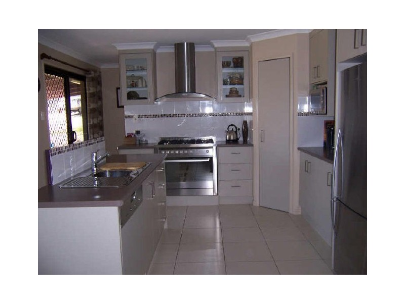 27 Lighthouse Drive, Boyne Island QLD 4680