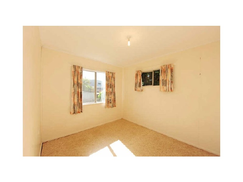 3 Edward Street, Boyne Island QLD 4680