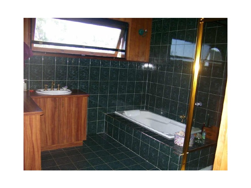 347 Pikes Crossing Road, Benaraby QLD 4680