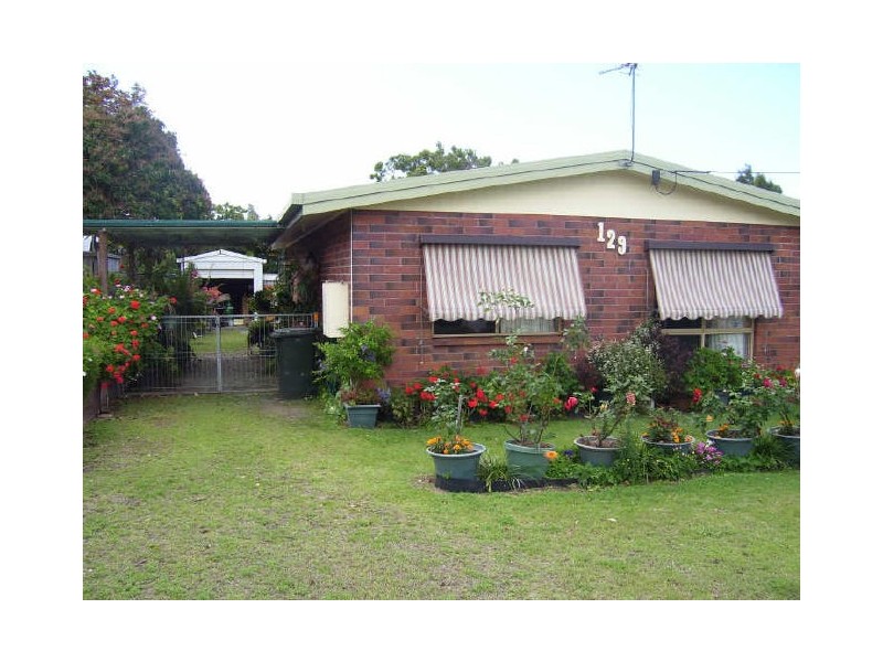 129 Malpas Avenue, Boyne Island QLD 4680