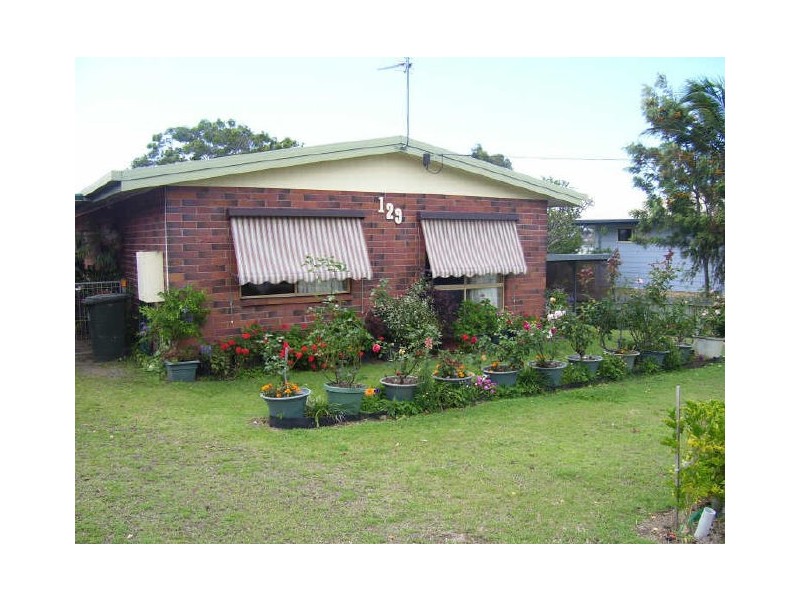 129 Malpas Avenue, Boyne Island QLD 4680