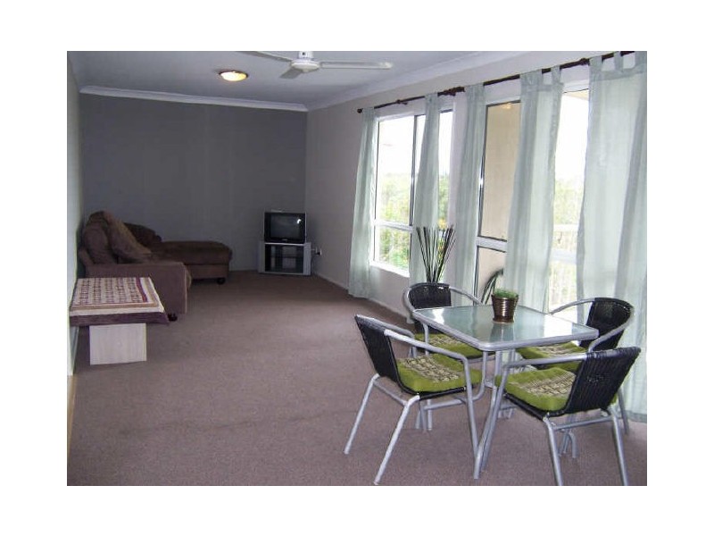 4/4 Pittsbay Crescent, Boyne Island QLD 4680